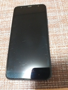 Samsung J4 + (2 foto / 3)
