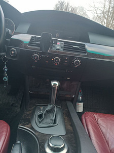 BMW E60 (5 фото из 6)