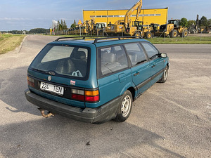 Volkswagen Passat B3 1.9TD (3 foto / 10)