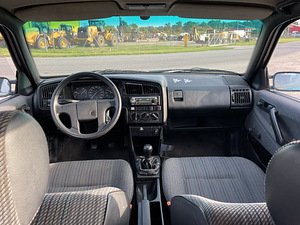 Volkswagen Passat B3 1.9TD (6 foto / 10)