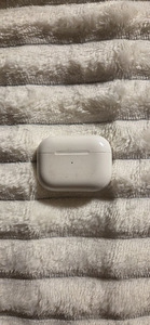 Apple AirPods Pro 1. põlvkonna laadimiskarp (mudel A2190) (3 foto / 4)