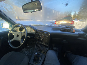 BMW E30 316i 1.8 83kw (6 фото из 6)