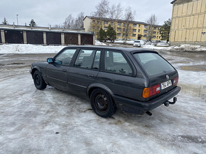 BMW е30 туринг 1.8 бензин механика с коробкой. (3 фото из 12)