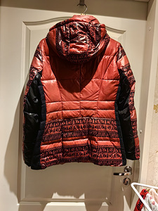 Куртка женская (2 фото из 3)