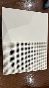 Xbox One S (3 фото из 7)