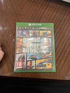 Xbox One S (6 фото из 7)