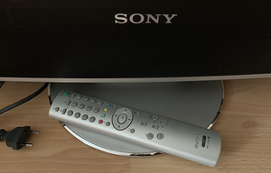 Televiisor Sony Wega LCD Color TV 32" (9 foto / 10)