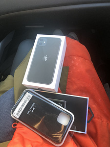 iPhone 11 черный 128 ГБ НОВЫЙ (1 фото из 4)