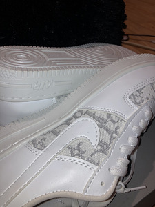 Кроссовки nike (2 фото из 4)