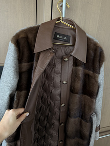 Loro piana naaritsa kasukas (2 foto / 2)