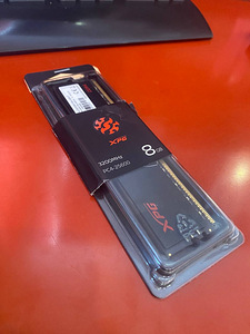 RAM AdataXPG Hunter AX4U32008G16A-SBHT, DDR4, 8 GB, 3200 MHz (1 foto / 3)
