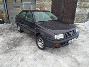 Фольксваген (1 фото из 8)