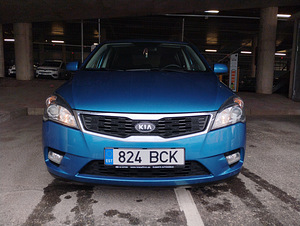 Kia Ceed (1 foto / 12)
