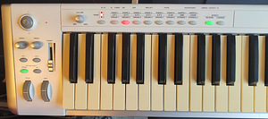 Korg K61P. MIDI-klaviatuur sisseehitatud helidega. (3 foto / 7)