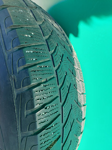 R18 235 60 (2 foto / 4)