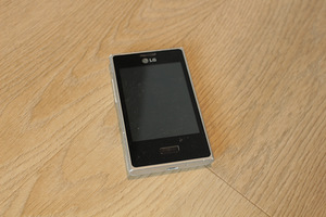 Lg telefon (1 foto / 2)