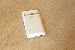 Lg telefon (2 foto / 2)