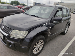 Suzuki grand vitara (3 foto / 5)