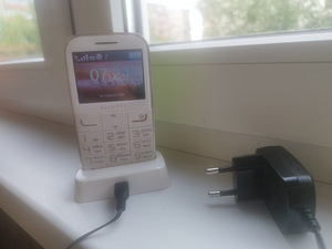 Nuppudega Alcatel telefon eakatele (2 foto / 3)