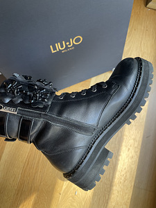 Liu Jo Leather Ankle boots (3 foto / 7)