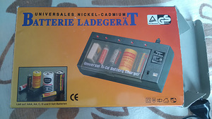 Universal Ni-Cd battery charger (3 foto / 4)