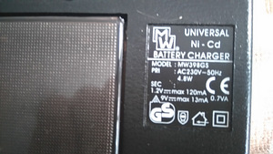 Universal Ni-Cd battery charger (4 foto / 4)