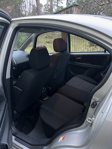 Suzuki SX4 1.6 79kW (7 foto / 9)