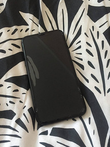 iPhone XR б/у (2 фото из 7)
