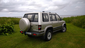 Isuzu Trooper Station Wagon 3.0D (3 foto / 15)