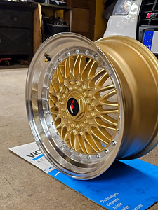 Japan Racing JR9 Gold with Machined Lip (1 foto / 10)