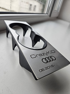 Audi 80 90 100 200 A6 B3 B4 C3 C4 Topsihoidja keskkonsooli (10 foto / 10)