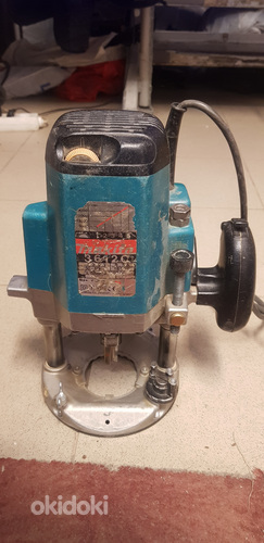 Фрезер вертикальный Makita 3612C