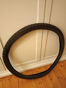 Kingituseks kaks sisekummi 26'' rattale ja 26'' rehv (4 foto / 4)