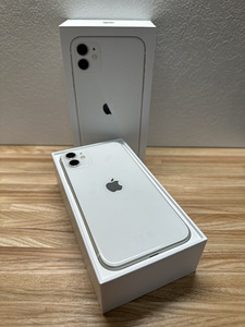 Apple IPhone 11 64GB White (1 foto / 3)