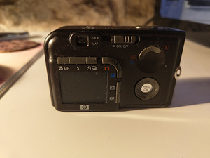 HP Photosmart R707 (2 foto / 3)