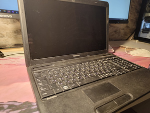 Toshiba Satellite (1 foto / 3)