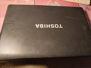 Toshiba Satellite (3 foto / 3)