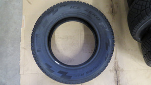 Lamellrehvid, talverehvid Pirelli Ice Zero 225/65 R17 (3 foto / 5)