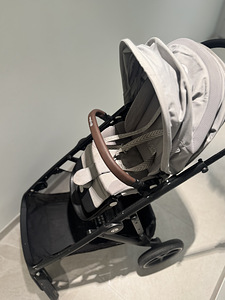 Cybex Gazelle S 2023 рама и 2025 серое сиденье (2 фото из 4)