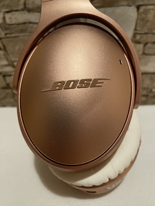 Bose QC35 II — розовое золото (4 фото из 7)