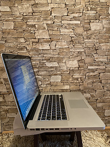 Apple MacBook Pro Core i5 2.4GHz 4GB (2 foto / 7)