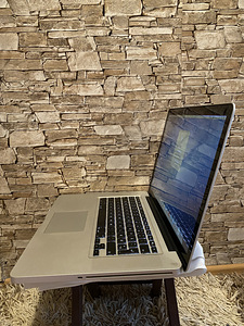 Apple MacBook Pro Core i5 2.4GHz 4GB (3 foto / 7)