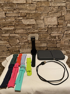 Samsung Galaxy Watch 4 + 15W Wireless Duo Pad + 7 rihma (1 foto / 6)