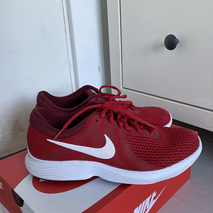Кроссовки Nike размер 41 (2 фото из 4)