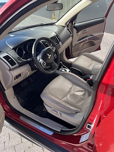 Mitsubishi Outlander 2012 (12 фото из 15)