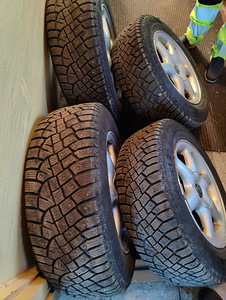 Volvo veljed/Continental IceContact 2 (1 foto / 3)