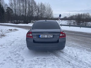 Volvo S80 Executive (6 foto / 14)