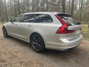 Volvo V90 (7 фото из 15)