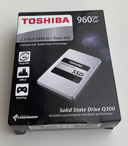 TOSHIBA Q300 960GB SSD
