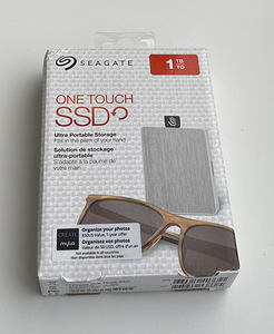 Seagate One Touch SSD 1TB, USB 3.0 White/Black (3 foto / 4)